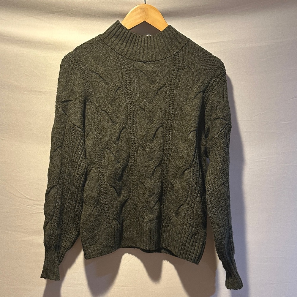 Women's Cable Knit Sweater - Dark Green